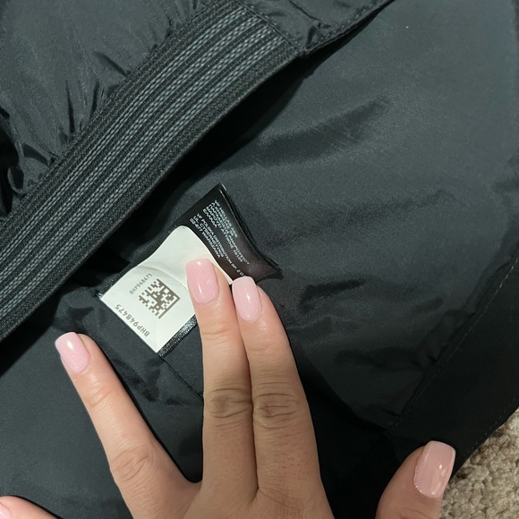 North face Rain Jacket in Black - Picture 12 of 12